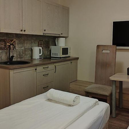 Kubu Ground Floor Rooms Клайпеда Екстериор снимка